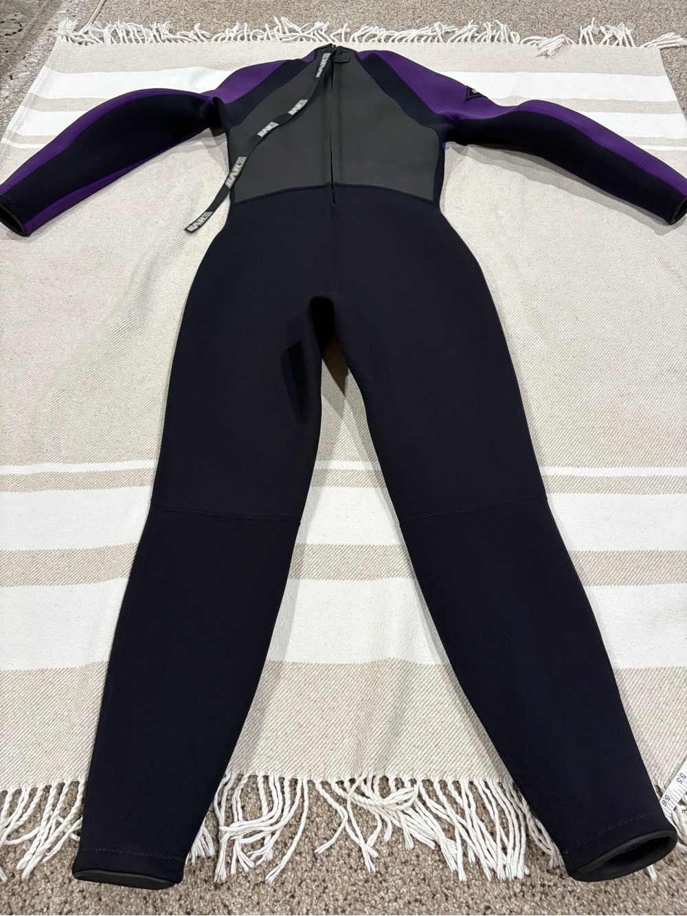Vintage BARE Women’s 11-12 Purple & Black Aqualite Full Wetsuit - Picture 11 of 13
